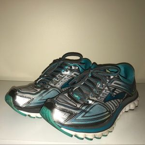 Brooks Sneakers Size 6.5